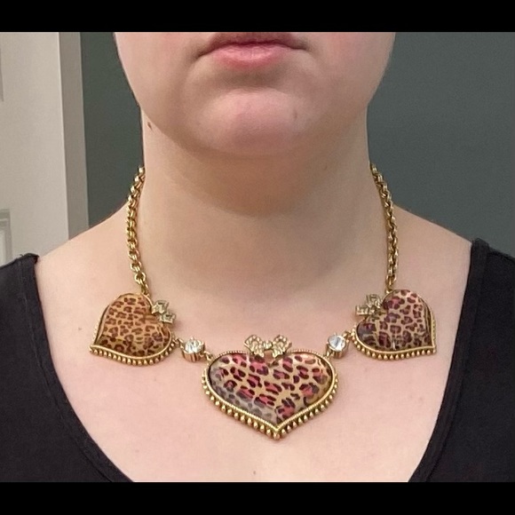 Betsey Johnson Leopard Print Heart Necklace - Picture 2 of 2